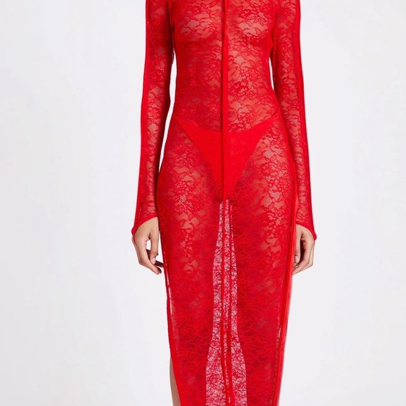 Lace dress ft. zippers on both sides giving the options for high or low slits - Picture 2 of 4